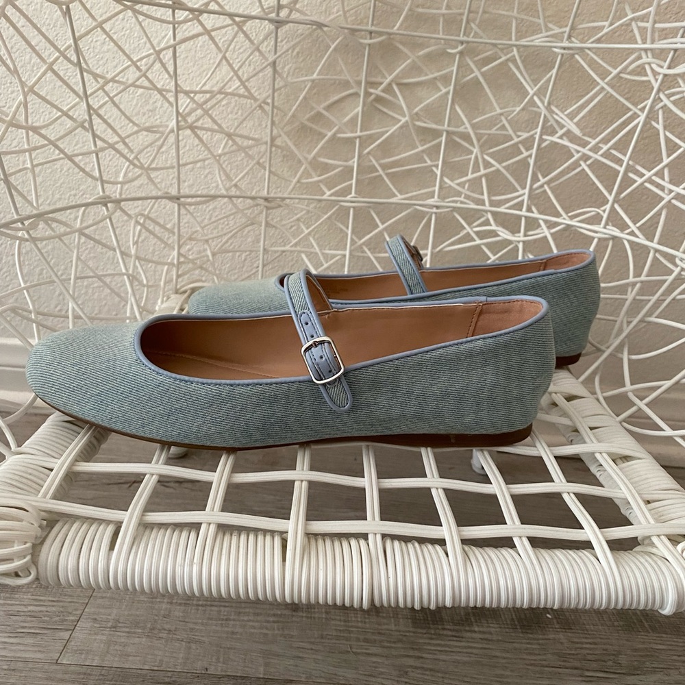 NWOT Bandolino Philly Mary Jane Ballet Flats Light Blue Denim Feminine - Size 10 - Picture 2 of 11